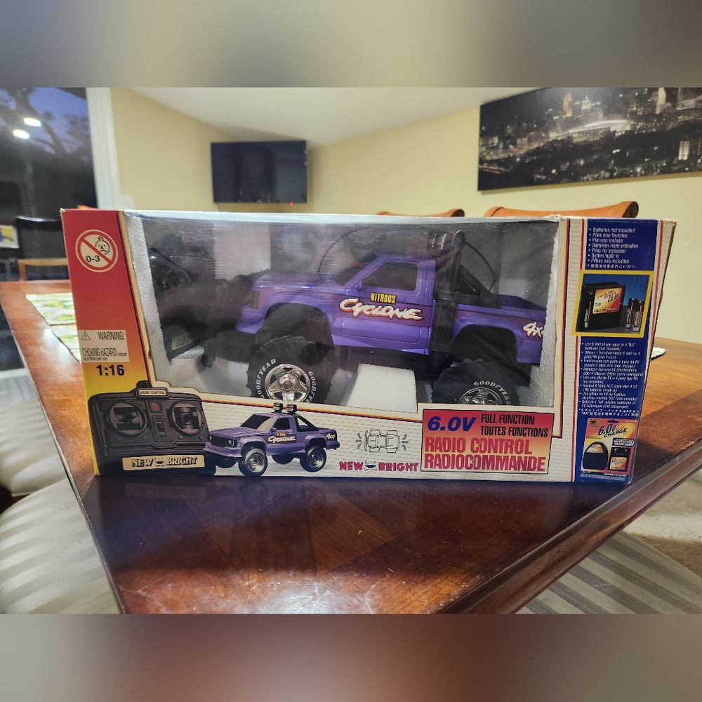 RARE! New Vintage Bright RC 4×4 Purple Cyclone